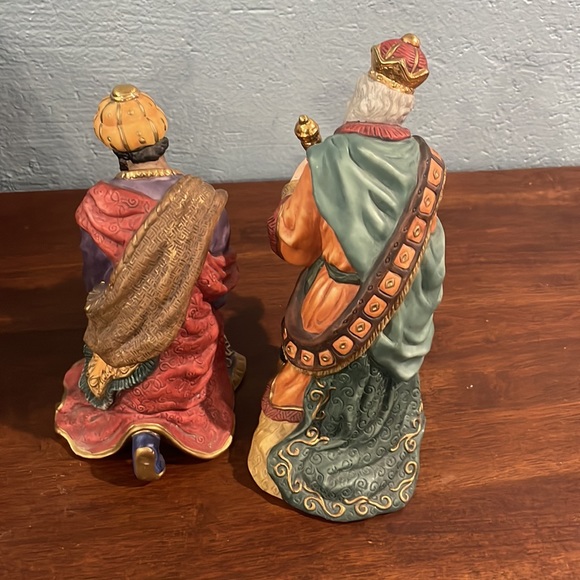 Kirkland Signature Nativity
Replacement Figurine the two Wiseman - Picture 6 of 7